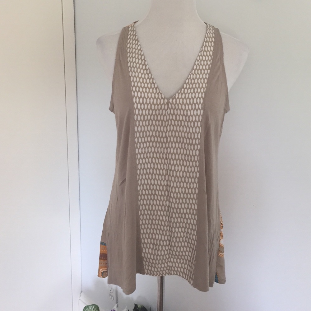 Anthropologie V Neck Tank Top in Khaki and White